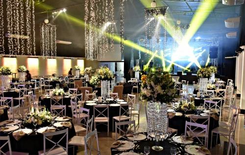 Buffet Madeira para eventos corporativos. Transforme Seu Evento Corporativo em Uma Experiência Memorável Venha conhecer nossa gastronomia com entradas e pratos surpreendentes, que proporcionará uma experiência sensorial, que começa pelo visual te puxa pelo aroma e conquista no sabor.